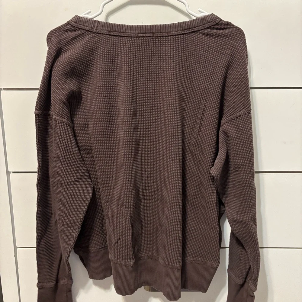 Aerie Wow Waffle Long Sleeve Thermal Shirt Brown - Picture 3 of 5